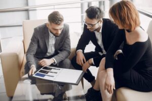 Perbedaan Perusahaan Jasa Dan Perusahaan Dagang