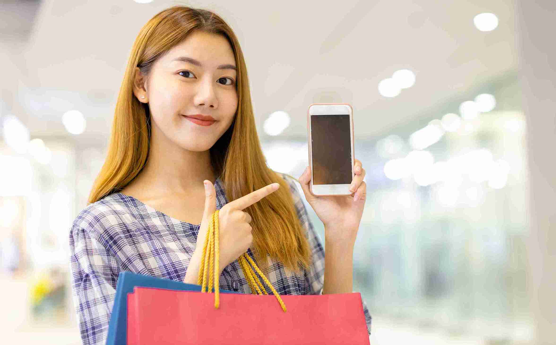 Portrait Young Woman Using Mobile Phone 1 11Zon