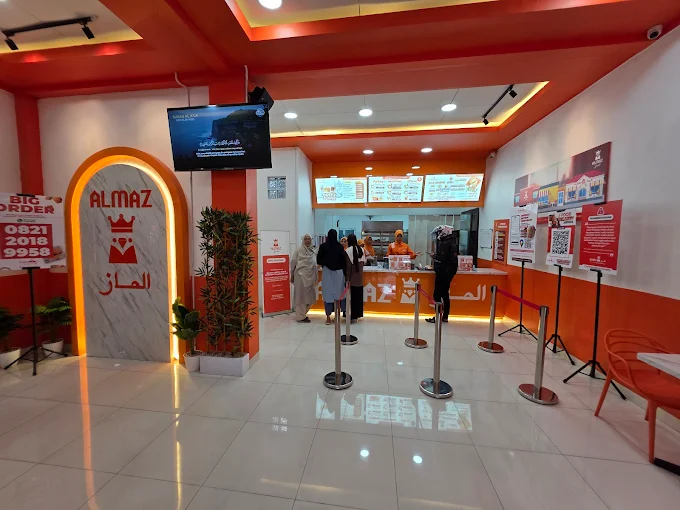Gaji di Almaz Fried Chicken