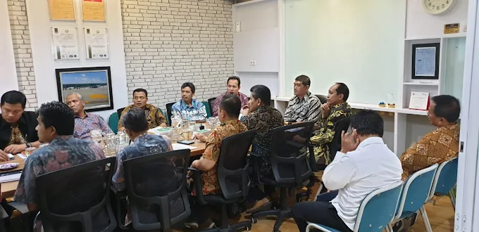 Gaji karyawan PT Adhi Karya 