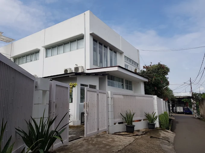 Gaji PT Paragon Technology and Innovation