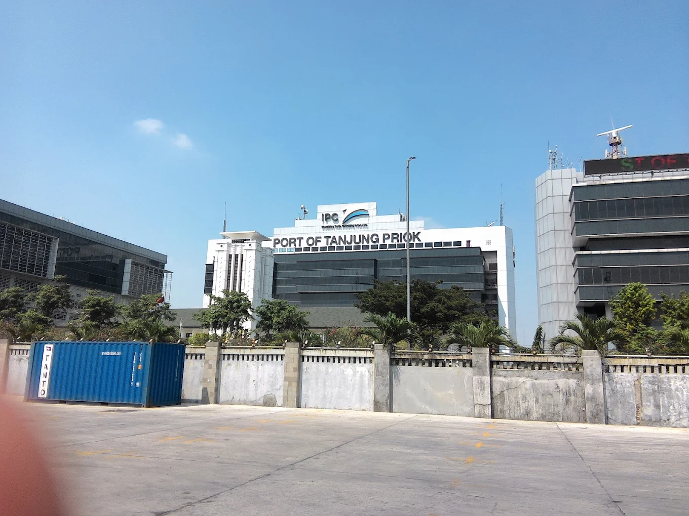 Gaji karyawan PT Pelindo 